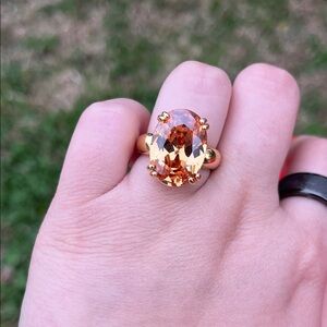 Elegant Gold and Orange Gemstone Ring